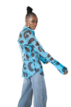 Load image into Gallery viewer, Latisha Button Up - Blue Leopard
